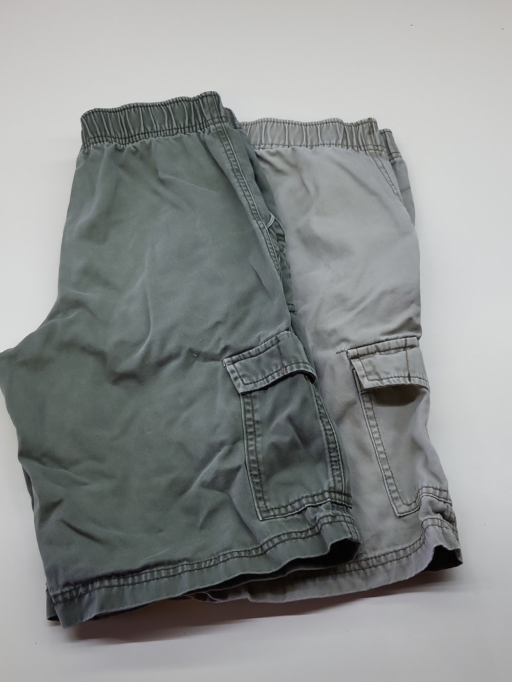 Cherokee Youth Cargo Shorts in Olive Green & Light Gray